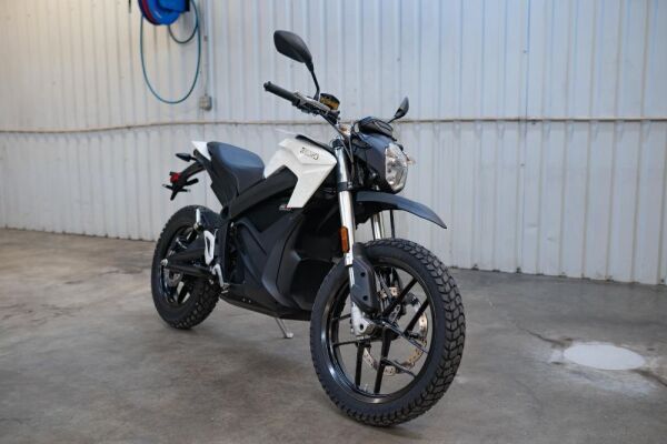 2015 Zero DS Electric Motorcycle - Reserve OFF