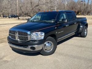 2006 Dodge Ram 3500 Laramie Mega Cab Dually