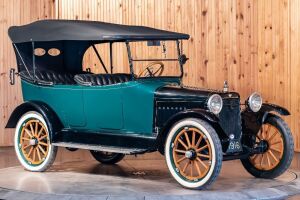 1916 Saxon Touring
