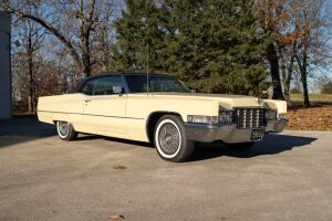 1969 Cadillac Coupe DeVille Convertible