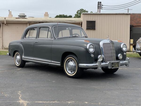 1957 Mercedes-Benz 220S