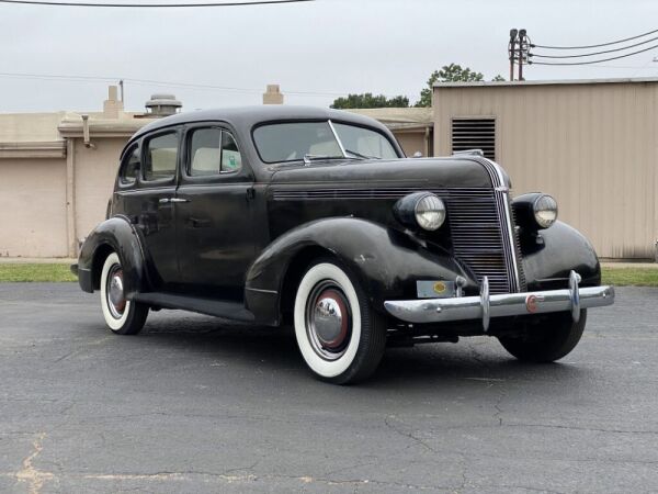 1937 Pontiac 6 Deluxe