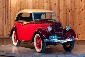 1937 Ford Model 10 Roadster 